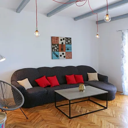 Charlie Apartment *